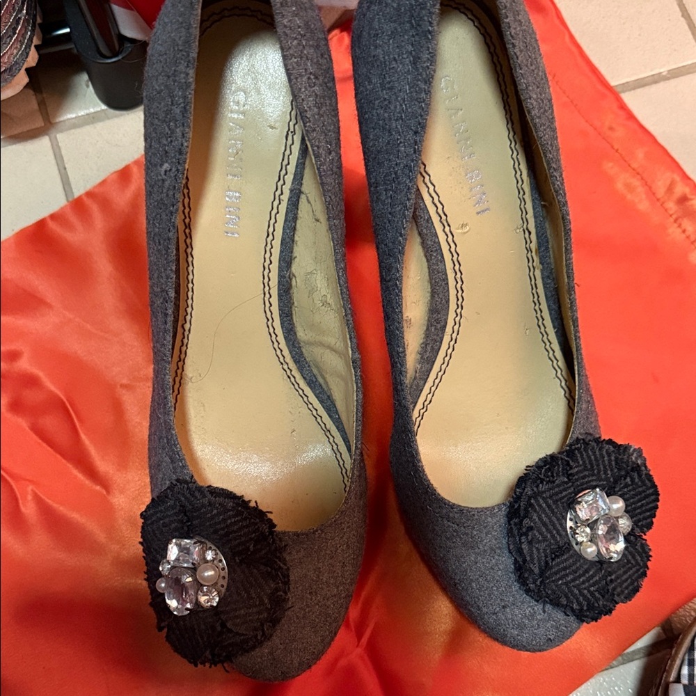 Gianni Bini Gray Heels with Black Floral Accent